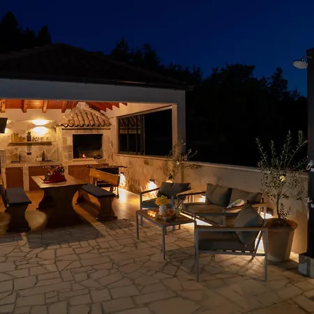 Luxury Ivona Pool, Jacuzzi, Sauna & Privacy * Oslje