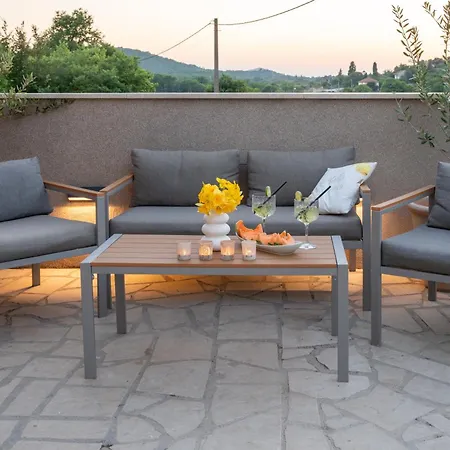 Luxury Ivona Pool, Jacuzzi, Sauna & Privacy