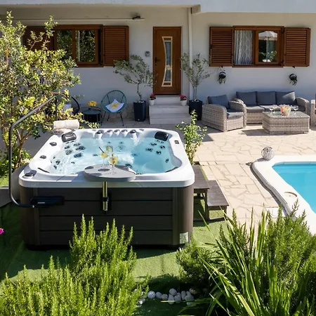 Luxury Ivona Pool, Jacuzzi, Sauna & Privacy Villa Oslje