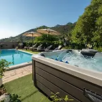 Ivona With Swimming Pool And Jacuzzi