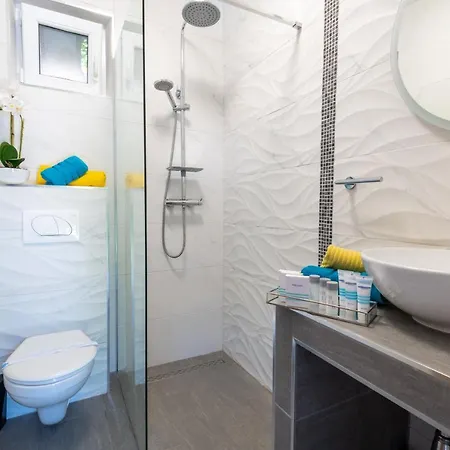 Villa Luxury Ivona Pool, Jacuzzi, Sauna & Privacy