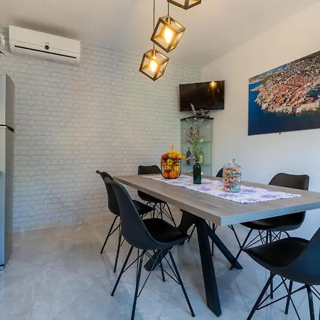 Βίλα Ivona With Swimming Pool And Jacuzzi *