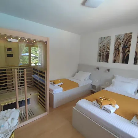 Luxury Ivona Pool, Jacuzzi, Sauna & Privacy *