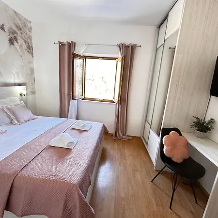 Villa Luxury Ivona Pool, Jacuzzi, Sauna & Privacy Oslje