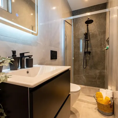 Ivona With Swimming Pool And Jacuzzi Oslje