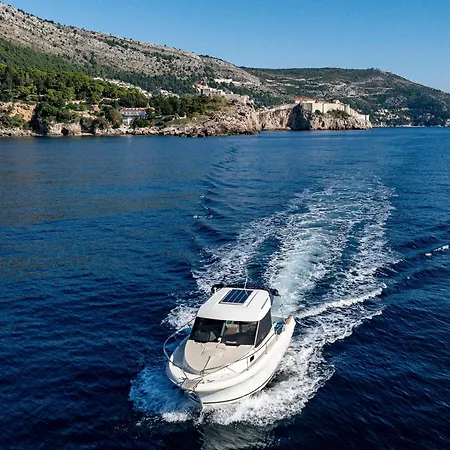 Βίλα Ivona With Swimming Pool And Jacuzzi Oslje