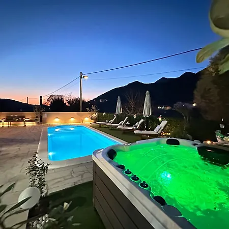 Ivona With Swimming Pool And Jacuzzi Oslje