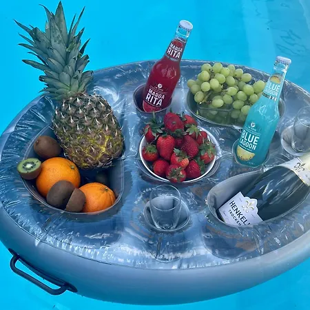 فيلة Ivona With Swimming Pool And Jacuzzi Oslje