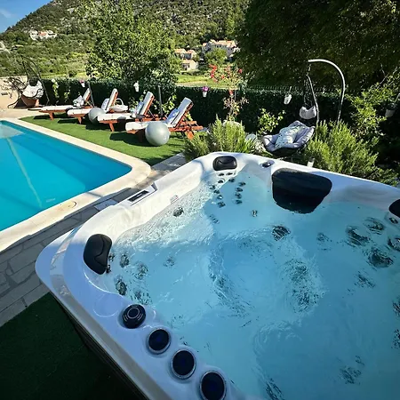 Ivona With Swimming Pool And Jacuzzi
