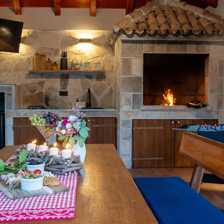 Luxury Ivona Pool, Jacuzzi, Sauna & Privacy Villa