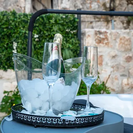 Ivona With Swimming Pool And Jacuzzi