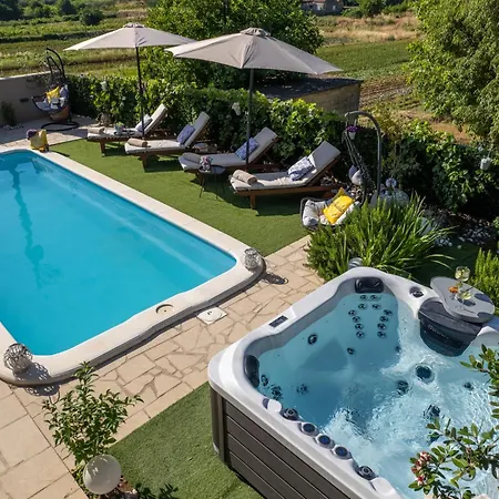Luxury Ivona Pool, Jacuzzi, Sauna & Privacy Villa