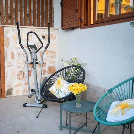 Luxury Ivona Pool, Jacuzzi, Sauna & Privacy * Oslje