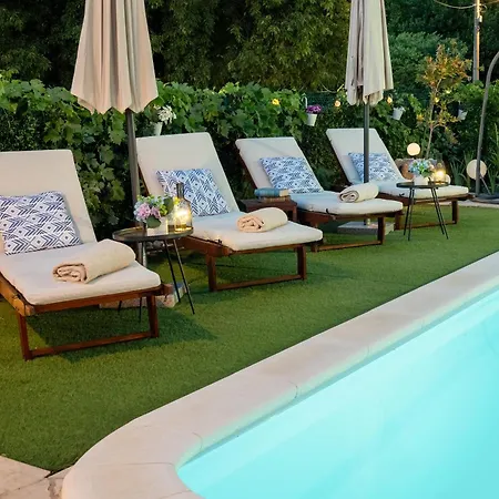 Luxury Ivona Pool, Jacuzzi, Sauna & Privacy Oslje