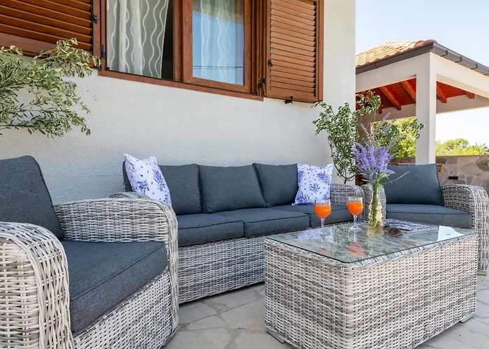 Ivona With Swimming Pool And Jacuzzi * Oslje