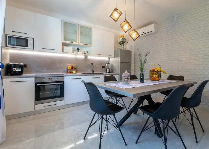 Ivona With Swimming Pool And Jacuzzi * Oslje