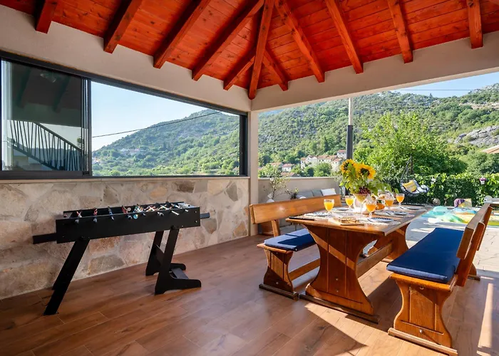 Ivona With Swimming Pool And Jacuzzi Villa Oslje